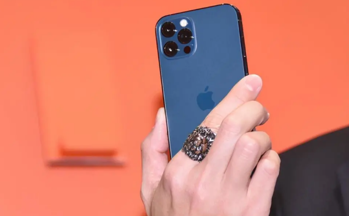 莫力达瓦苹果手机维修分享iPhone12系列重启方法教程 